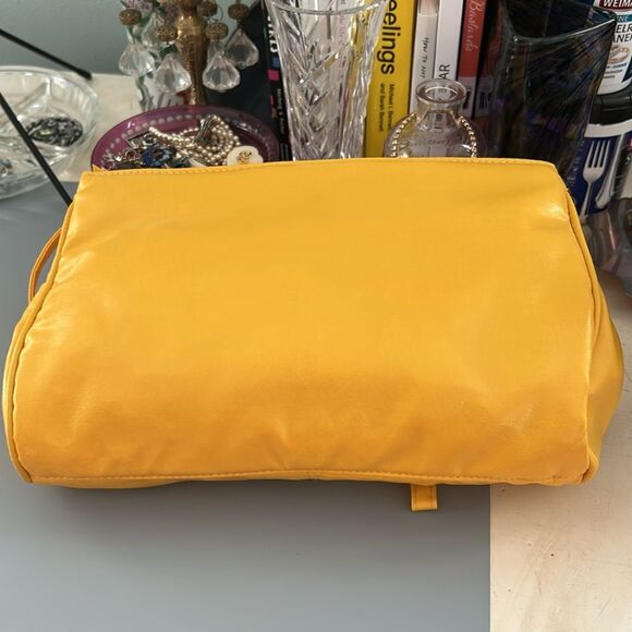 Vintage 80s Yellow Women's Shoulder Bag - Picture 5 of 7